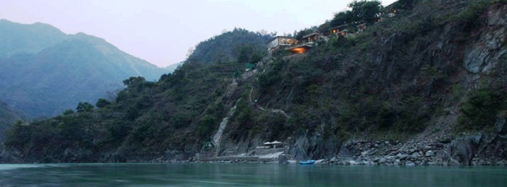 562/Raga on the Ganges - Rishikesh 02.jpg